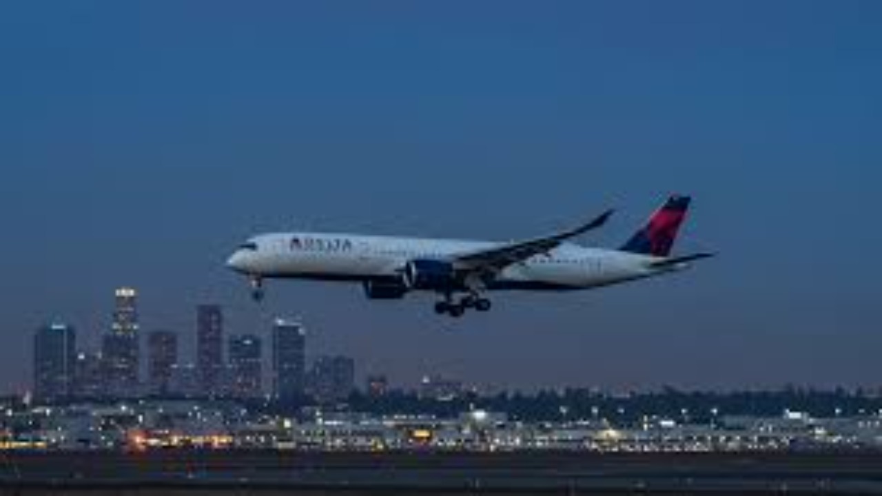 Delta Flight DL275 Diverted LAX: Full Incident Explained
